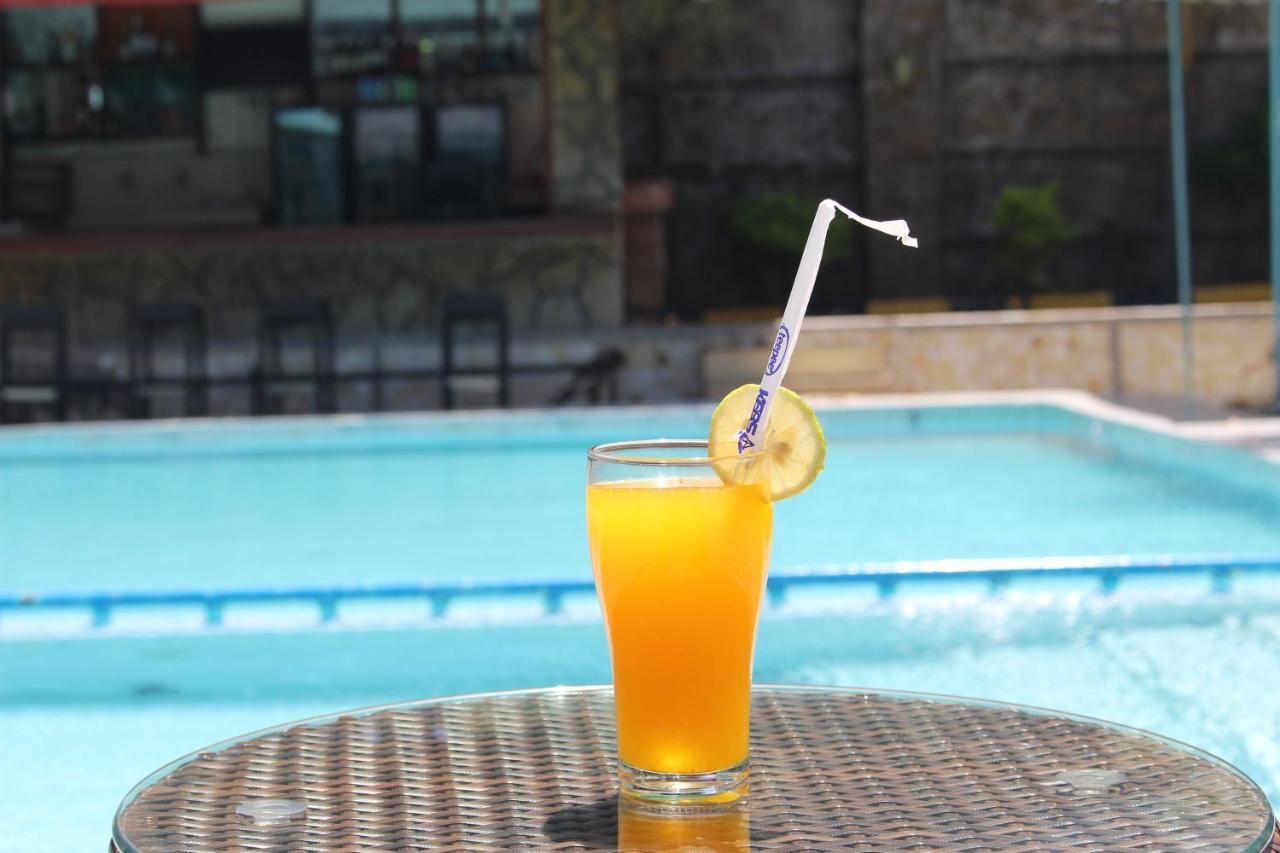 Chamiachi Hotel & Apartments Bamburi Dış mekan fotoğraf