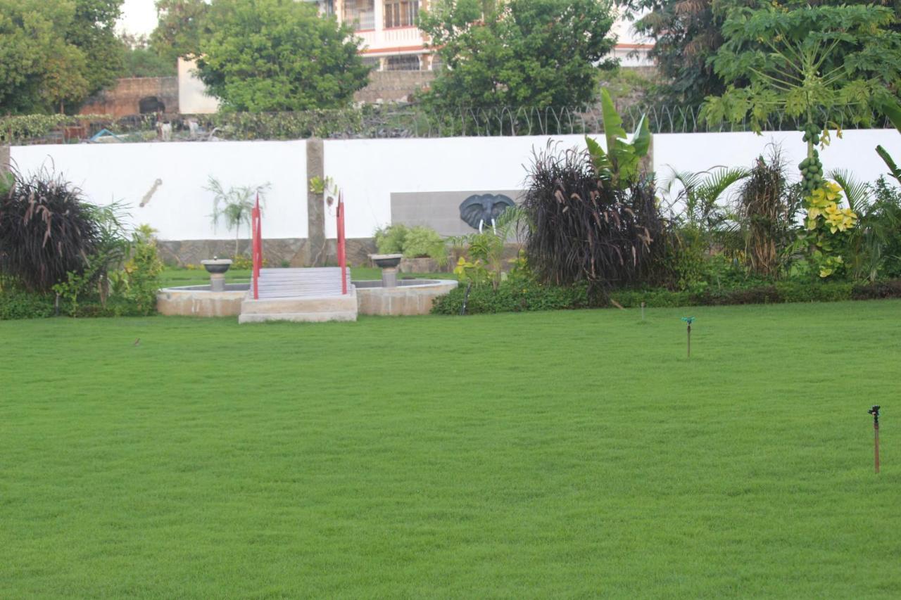 Chamiachi Hotel & Apartments Bamburi Dış mekan fotoğraf