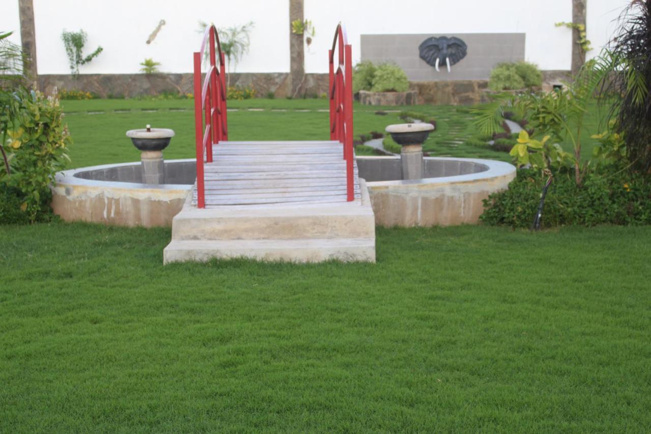 Chamiachi Hotel & Apartments Bamburi Dış mekan fotoğraf