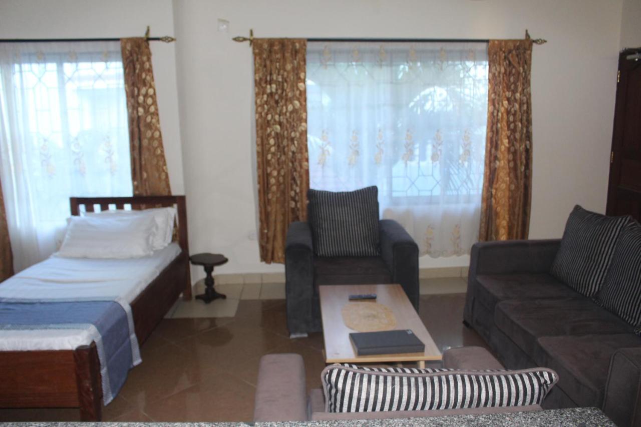 Chamiachi Hotel & Apartments Bamburi Dış mekan fotoğraf