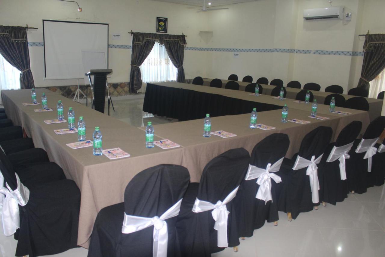 Chamiachi Hotel & Apartments Bamburi Dış mekan fotoğraf